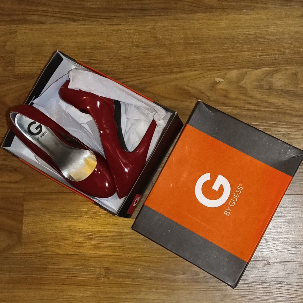 Guess RED HEELS